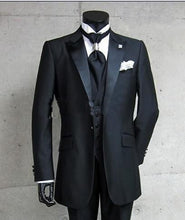 Load image into Gallery viewer, Men&#39;s 3 Piece Suit Great For all Occasion Complete With Pants. Jacket And Vest
